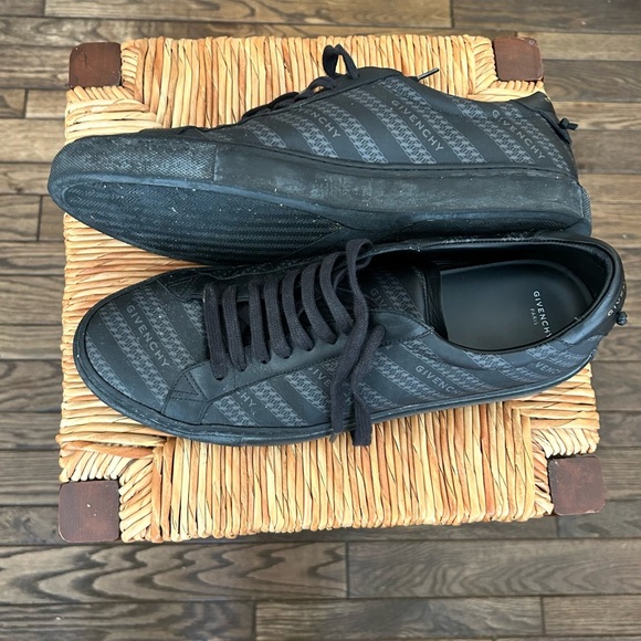 GIVENCHY PARIS MENS BLACK SNEAKER SIZE 12 - Picture 5 of 11